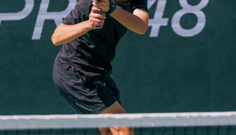 Tay vợt Việt Nam gây sốc khi đánh bại 'thần đồng pickleball' thế giới