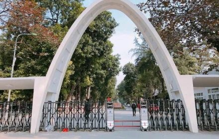 Nhiều người muốn Cổng vòm parabol, biểu tượng của trường ĐH Bách khoa Hà Nội, được giữ lại mãi mãi...