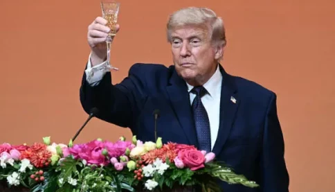Ông Trump có phá lệ uống rượu trong yến tiệc ở Bắc Kinh?