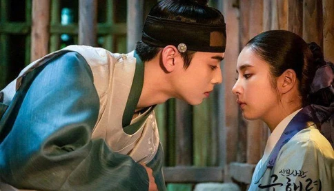 Tử vi tuần mới 18/5 – 24/5: Tuổi Tý buông bỏ lo âu đón cơ hội mới, Tuổi Mão hãy tỉnh táo trong tình cảm