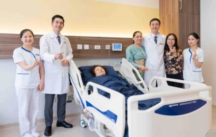 Hai chị em Việt kiều chữa ở nước ngoài mãi không khỏi, về nước bất ngờ đi lại sau 24 giờ phẫu thuật