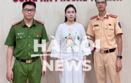 Thôi xong! Sẽ xử lý nghiêm người phụ nữ xúc phạm, hành hung tài xế ô tô sau va chạm ở Hà Nội