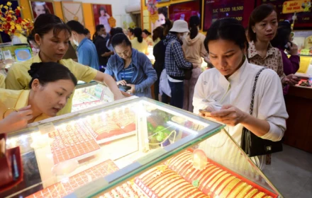 Lý do gì khiến giá vàng cùng chứng khoán Mỹ giảm mạnh?
👇