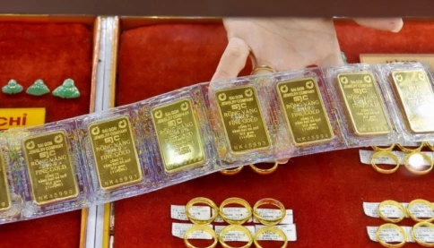 Vì sao giá vàng giảm đang mạnh?