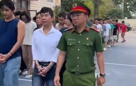Clip ca sĩ Long Nhật bị bắt tạm giam