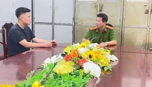 Tạm giữ nam thanh niên đuổi đánh 2 cô gái giữa đường Xuân Đỉnh gây bức xúc