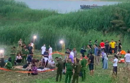 Người đàn ông vượt hơn 20km đến hiện trường vụ 5 học sinh đuối nước: “Nếu hữu duyên, bác sẽ đưa các con về”