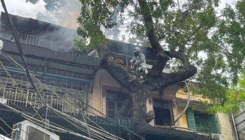 Hà Nội: Cháy căn hộ ở khu tập thể cũ Nguyễn Công Trứ