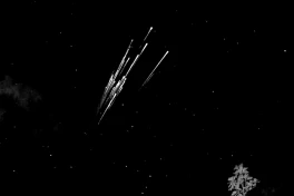 Vệ tinh Starlink đang xả rác ra vũ trụ mất kiểm soát