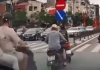“Con gái con lứa” tạt đầu gây tai nạn hàng loạt ở phố Chùa Bộc, Hà Nội có chạy đằng trời!