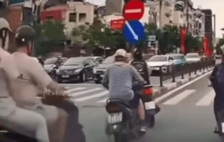 “Con gái con lứa” tạt đầu gây tai nạn hàng loạt ở phố Chùa Bộc, Hà Nội có chạy đằng trời!