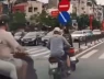 “Con gái con lứa” tạt đầu gây tai nạn hàng loạt ở phố Chùa Bộc, Hà Nội có chạy đằng trời!
