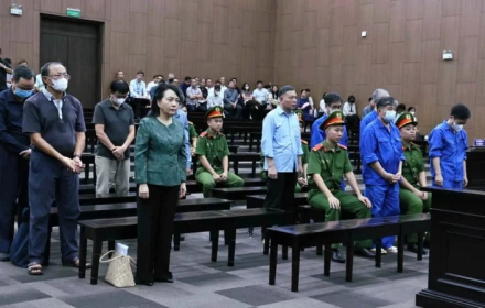 Nóng hơn trời Hà nội lúc này: Cựu Bộ trưởng Nguyễn Thị Kim Tiến lãnh 6 năm tù, bồi thường 108 tỉ đồng