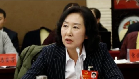 Đường trượt dài của nữ phó thị trưởng: Két sắt đầy vàng, nghiện chứng khoán và những cuộc tình với hàng chục trai trẻ