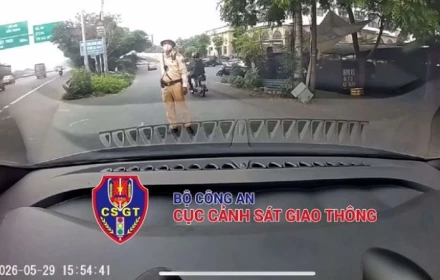 Làm rõ vụ thầy dạy lái xe tự nhận "quen biết", yêu cầu học viên đi tiếp khi bị CSGT dừng kiểm tra