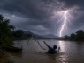 Mưa dông bất thường giữa mùa hè, người đàn ông bị sét đánh tử vong khi thả lưới trên sông