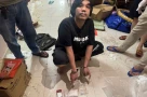 Cận cảnh nơi ở ngập rác của thanh niên nghiện ma túy, trộn "hàng" vào phân mèo để sử dụng
