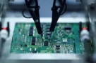 Chip nhớ Trung Quốc tăng giá gấp 10 lần vẫn không đủ đáp ứng nhu cầu