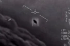 Vật thể hình người xuất hiện trong video UFO mới được giải mật, chuyên gia chú ý đến chi tiết khó lý giải