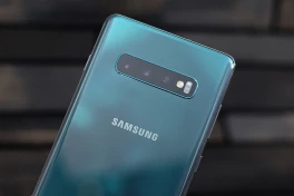 Trump áp thuế đối ứng lên Việt Nam, nơi sản xuất 50% sản lượng điện thoại Samsung