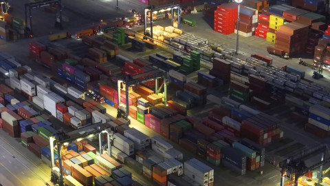 Ngủ dậy đã sốc: Mỹ sẽ tăng thuế với Trung Quốc lên 104%