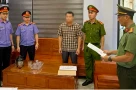 Hiệu trưởng trường tiểu học bị bắt tạm giam để điều tra nghi án nhận hối lộ