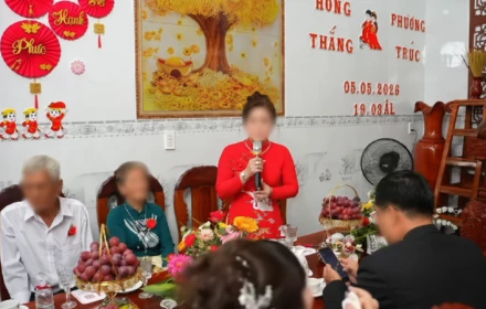 Tình huống chưa bao giờ nghĩ tới: Đề nghị khách tặng "trả lại" con mình 1 lượng vàng ngay tại đám cưới 😂