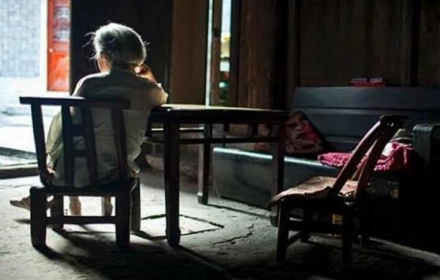 "Tôi không cần tiền, tôi cần người nói chuyện": Nỗi cô đơn của người già hiện đại