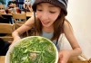 "Chị đẹp không tuổi" Hàn Quốc, nữ ca sĩ Sandara Park gây thích thú khi thưởng thức bát phở đầy hành lá ở Hà Nội