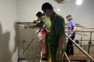 Nam công nhân tử vong khi xuống bồn phế phẩm trái cây lấy dụng cụ rơi