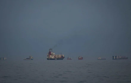 Iran tuyên bố đóng Hormuz, Mỹ - Iran tiếp tục đối đầu, giá dầu thế giới tăng mạnh