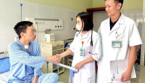 Gần 4 giờ giành giật sự sống cho trung tá công an bị đối tượng ma túy đâm trọng thương