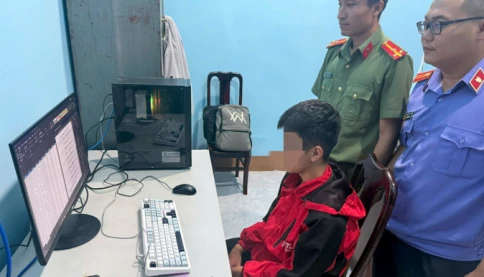 Từ tự học lập trình đến vụ án mạng gây chấn động: Nam sinh lớp 10 bị khởi tố