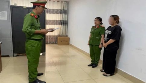 Mẹ 21 tuổi bị bắt sau cái chết của con trai 4 tuổi ở Cà Mau: Hé lộ diễn biến đau lòng