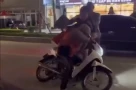 Tạm giữ tài xế taxi đánh nam shipper giữa đường