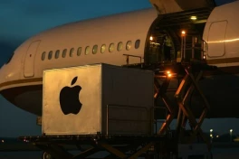 6 máy bay, 600 tấn, 1,5 triệu iPhone: Cuộc "di tản" hàng hóa lớn chưa từng có của Apple để "né" thuế quan