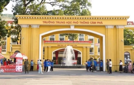 Xác minh phản ánh giám thị gợi ý thí sinh cho bạn xem bài thi tại Quảng Ninh. Hic