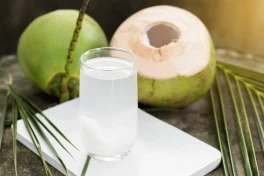 Tử vong chỉ vì uống 1 ngụm nước dừa, thực hư ra sao?