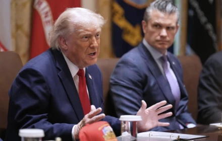 Ông Trump nói Iran “đầu hàng vô điều kiện”, phủ nhận tin Mỹ chi 300 tỉ USD tái thiết Iran