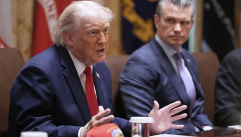Ông Trump nói Iran “đầu hàng vô điều kiện”, phủ nhận tin Mỹ chi 300 tỉ USD tái thiết Iran