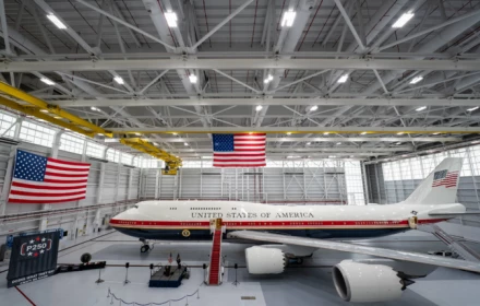 Tổng thống Trump khai trương Không lực Một mới, như một cung điện trên không!