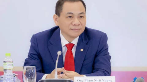 Tỷ phú Phạm Nhật Vượng cùng hai con trai lập công ty điện