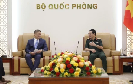 Tướng Phan Văn Giang gặp Quyền Bộ trưởng Hải quân Mỹ, nhấn mạnh loạt ưu tiên chiến lược