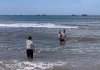 Nam sinh lớp 12 lao xuống biển cứu hai anh em bị sóng cuốn khi đang ăn cùng gia đình