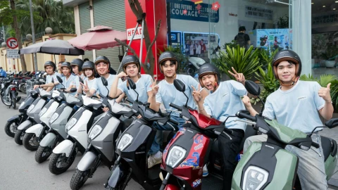 Lô xe máy điện đầu tiên của Honda tới tay giới trẻ Việt