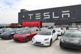 Tesla đột ngột dừng nhận đơn đặt hàng xe điện mới tại thị trường Trung Quốc, sau khi căng thẳng thuế quan leo thang