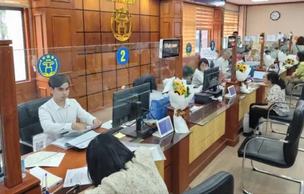 Bài học từ việc cụ bà gần 100 tuổi phải đến phường làm thủ tục hành chính