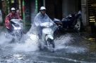 Xuất hiện mưa rào cục bộ, nắng nóng vẫn gay gắt, 10 ngày nữa thời tiết phân hóa giữa các miền