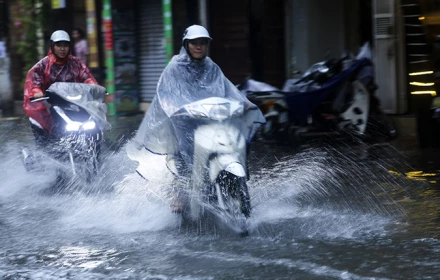 Xuất hiện mưa rào cục bộ, nắng nóng vẫn gay gắt, 10 ngày nữa thời tiết phân hóa giữa các miền