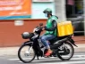 Nóng! Rất nhanh, công an đã mời làm việc nam shipper giật tóc, kéo lê cô gái trên vỉa hè